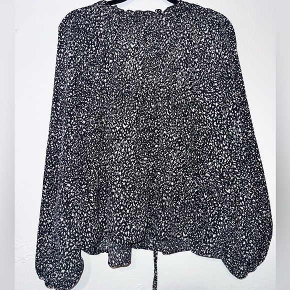 Monochrome Sheer Patterned Blouse - Picture 4 of 4